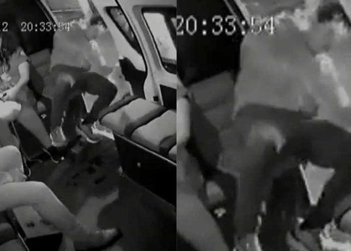 Hombre cae de bus en México al quedarse dormido