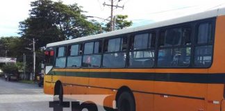 Escena de un accidente mortal con un bus en Managua, donde una señora perdió la vida