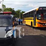 Señora de la tercera edad fallece al ser atropellada por bus en Managua Escena de un accidente mortal con un bus en Managua, donde una señora perdió la vida