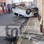 Irrespeto a señal de Alto provoca el vuelco de un vehículo en Jinotepe Accidente de tránsito en Jinotepe, Carazo