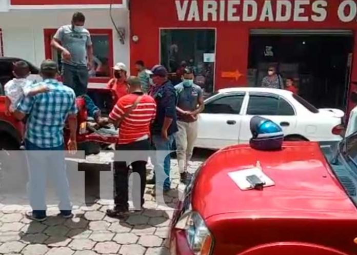 Cae de una vivienda de dos pisos