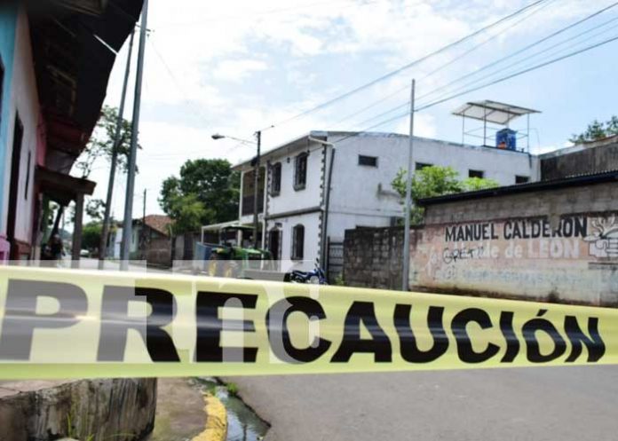 Descubren cuerpo de un hombre en cuarto de alquiler en León