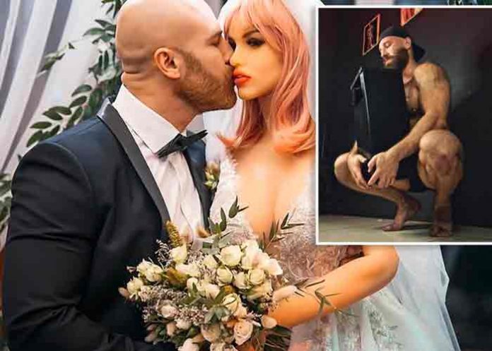 Hombre que se divorció de su muñeca anuncia que se enamoró de un cenicero