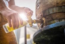 Murió tras estallarle un barril de cerveza durante su cumpleaños en Brasil Murió tras estallarle un barril de cerveza durante su cumpleaños en Brasil