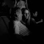 «Lo agarran con la mano en la masa»: Capta a su esposo y a la amante en el cine "Lo agarran con la mano en la masa":Capta a su esposo y a la amante en el cine