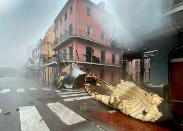 Daños en la infraestructura de un edificio tras el paso del huracán Ida