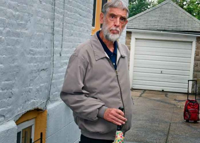 eeuu1 pervertido anciano que acosa niños en Brooklyn