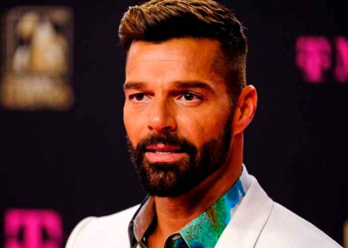 ¡Irreconocible! Ricky Martin enciende las redes con 
