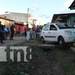 En estado de ebriedad se estrella contra una vivienda