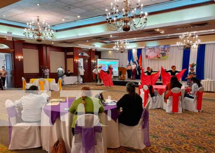 MINED desarrolla foro internacional para fortalecer el sistema de educación