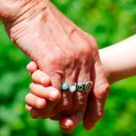 Mi hija no quiere nada con mis nietos: ¿Cómo le cobro la pensión alimenticia?
