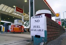 Escasez de combustible en Inglaterra desata batallas campales en gasolineras Escasez de combustible en Inglaterra desata batallas campales en gasolineras