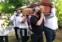 Dan el último adiós al maestro Arnoldo Guillén, originario de Ometepe Último adiós en la Isla de Ometepe al Maestro Guillén