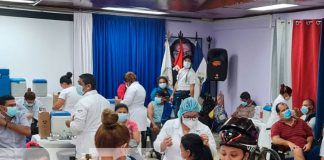 Amor y compromiso en cada jornada de vacunación contra el COVID-19