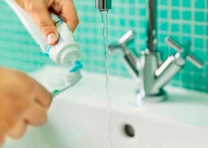 Joven muere después de cepillarse los dientes con veneno para ratas