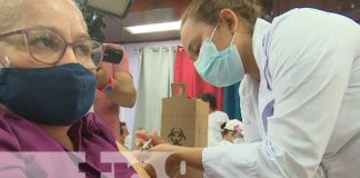 Efectiva vacunación contra el COVID-19 a pacientes mayores de 45 años de edad