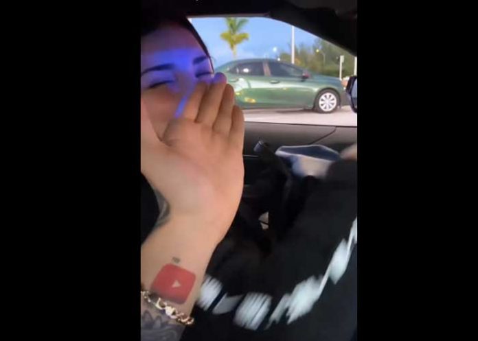 Bochornoso momento: detienen a Kimberly Loaiza por infracción en Miami