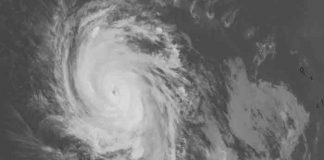 Larry se convierte en huracán de categoría 2 al este de las Antillas Menores