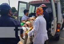 Conductor de furgón tritura pie de joven motociclista en León Escena del accidente de tránsito en León