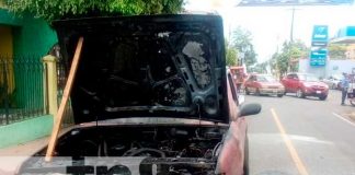 Camioneta en llamas en San Marco