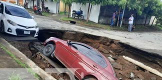 Un gran hoyo surgió en un calle de Managua tras las fuertes lluvias