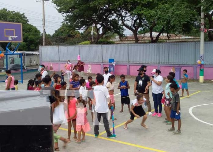 Familias del barrio Carlos Núñez conmemoran a Rigoberto López Pérez