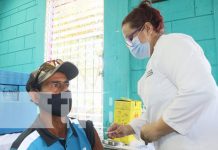 Personas de 45 años a más reciben segunda dosis en Managua Aplicación de segunda dosis de vacuna a personas mayores de 45 en Managua