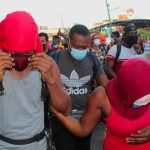 México frena a empujones otra caravana de migrantes (video) México frena a empujones otra caravana de migrantes (video)