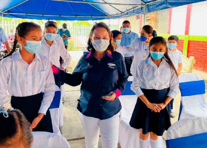 Embajada de Honduras y MINED celebran en Masaya el Bicentenario de nuestros pueblos