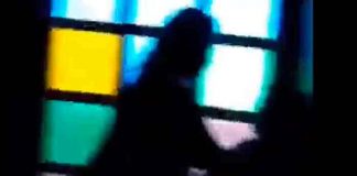 Video: Pillan a pareja teniendo relaciones en confesionario de una iglesia