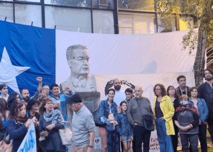 Rinden homenaje a presidente Salvador Allende