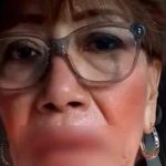 Mujer pega sus labios con Kola Loka para asustar a su hija (video) Mujer pega sus labios con Kola Loka para asustar a su hija (video)