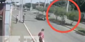 Hombre cae de una escalera en un poste ubicado en Ciudad Sandino