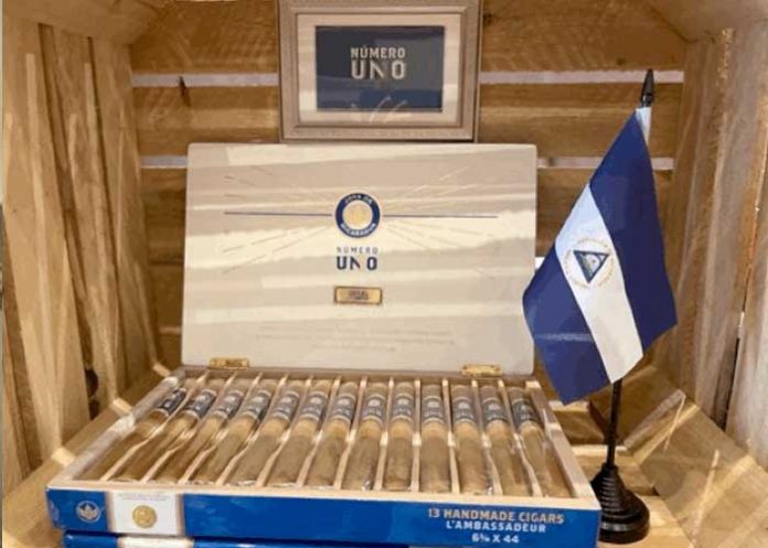 Presentan puros nicaragüenses en show de tabaco en Reino Unido