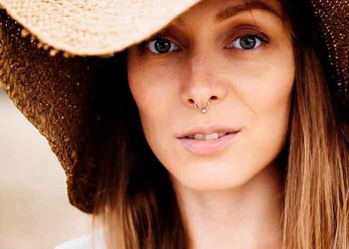 Mató a su bebé, a su gato y luego se suicida en ritual de 