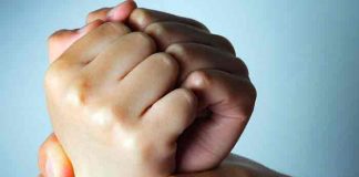 Arrestan a hombre por meter a su niña en una secadora en EE.UU.