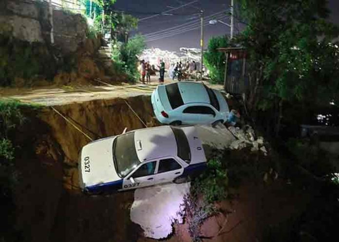 Suman 150 réplicas del sismo de ayer martes en México