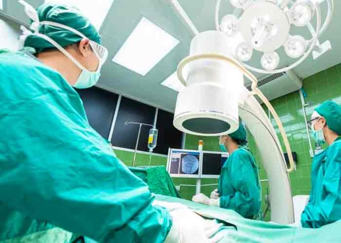 Descubren teléfono dentro del estómago de un hombre en Kosovo