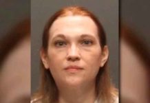 Arrestan a la madre de dos niños decapitados en frente a sus otros hermanos Natalie Brothwell, de 44 años, fue detenida en su casa de Tucson