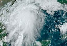 Tormenta Nicholas deja a miles de hogares sin luz en Texas y Luisiana Tormenta Nicholas deja a miles de hogares sin luz en Texas y Luisiana