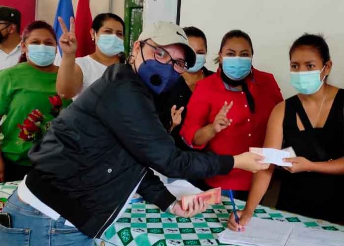 usura1 Entregan más de un millón de córdobas en créditos a mujeres de Siuna