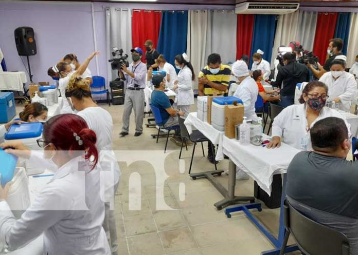 Jornada para aplicación de vacuna contra el COVID-19 a mayores de 30 años