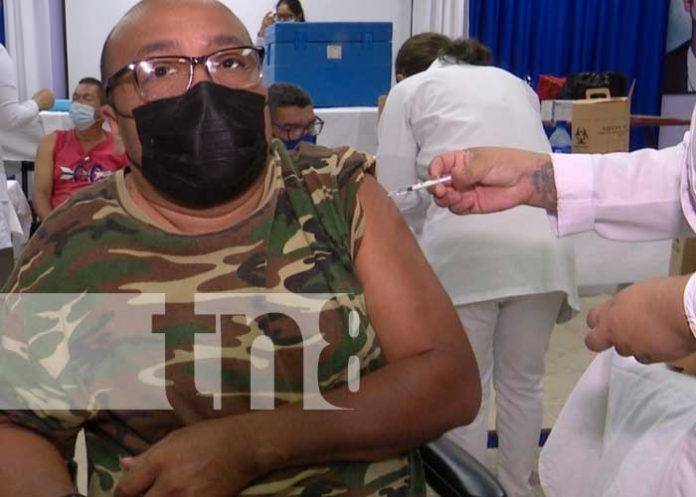 Jornada de aplicación de la vacuna contra el COVID-19 en Managua