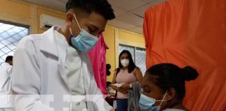 Aplican vacuna contra el COVID-19 en Río San Juan