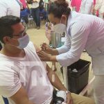 Ciudadanos nicaragüenses continúan vacunándose con la Sputnik V Aplicación de la vacuna Sputnik en hospitales de Managua