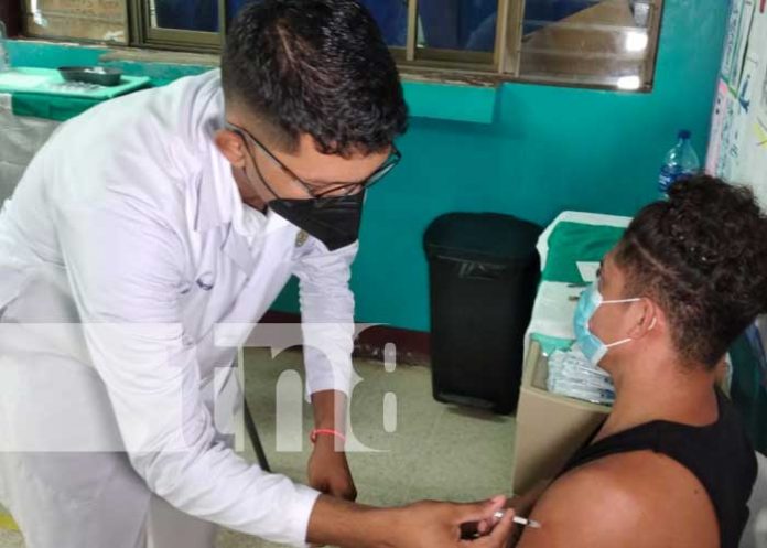 Vacuna para mayores de 30 años en Tipitapa, Managua