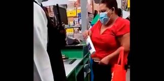 Captan robando en un supermercado a una señora en Guatemala