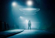 "Hombre del futuro" alerta de extraterrestres, huracanes y monos que hablan