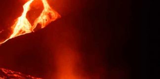 Impresionante: Lava del volcán Cumbre Vieja llega al mar