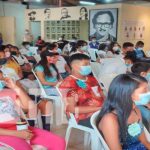 Imagénes de la charla en los estudiantes